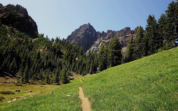An exhilarating Hike to Three Fingered Jack