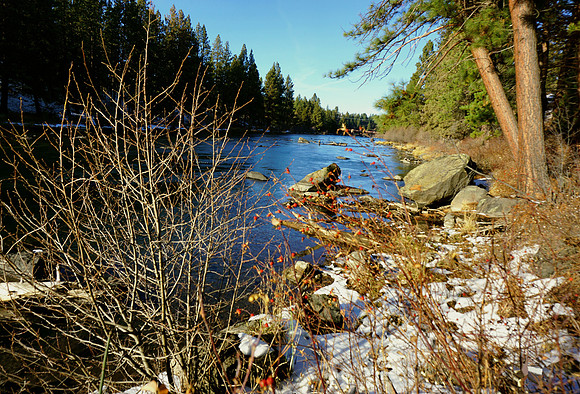 Winter on the Deschutes River